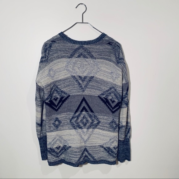 sweater - Picture 4 of 4